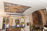 Греческие иконописцы расписывают потолок притвора, декабрь 2014 г.